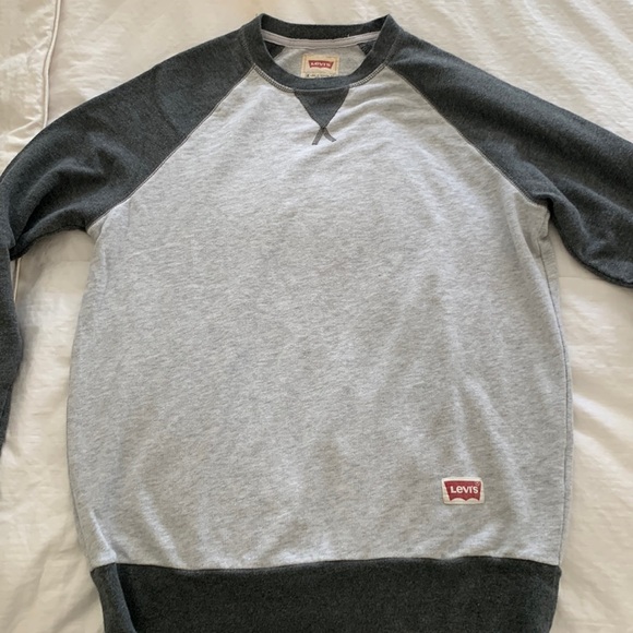 Levi's Other - Levis sweatshirt
